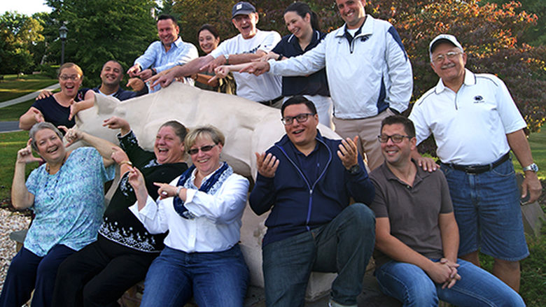 2017-2018 Alumni Society poses at Nittany Lion Shrine