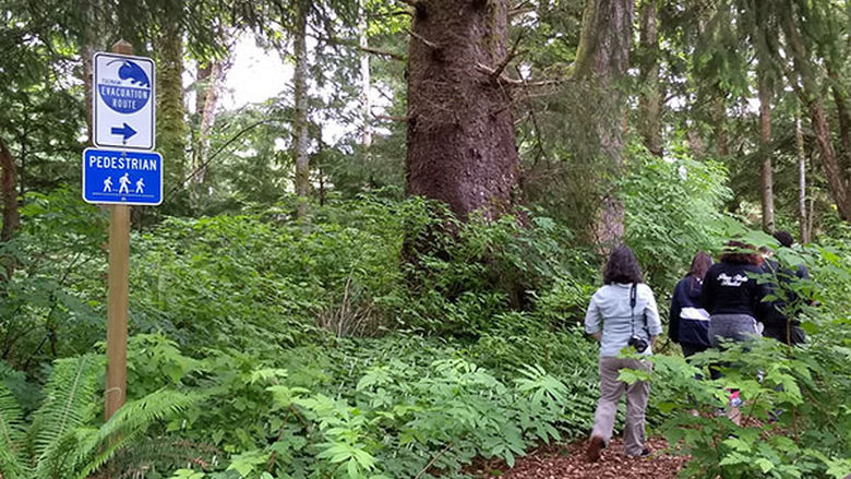 Penn State undergraduate students tour a tsunami evacuation route in Oregon 