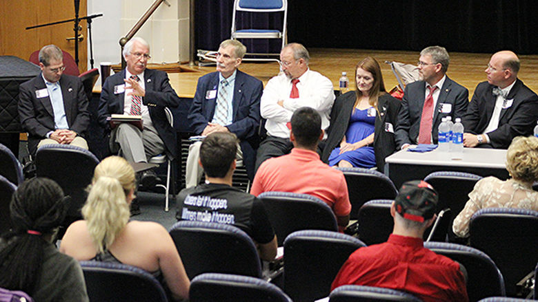 Legislators meet with Mont Alto students.