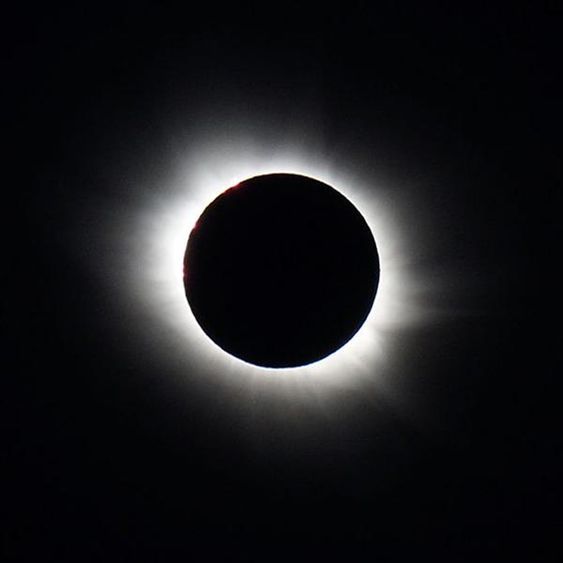 Total solar eclipse of March 20, 2015 by Damien Deltenre (licensed for free use).