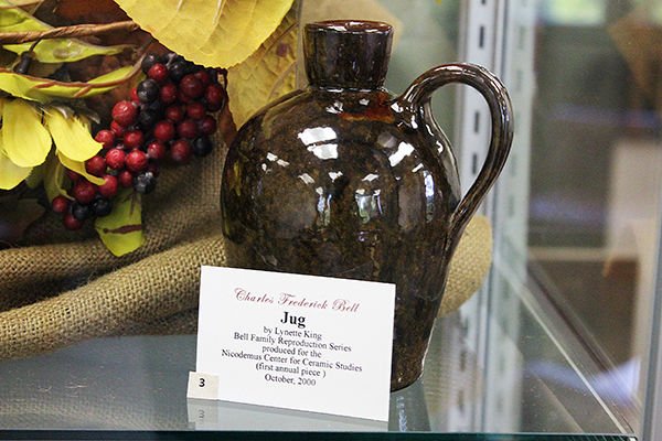 John Bell jug reproduction by Lynette King (2000) John Bell jug reproduction by Lynette King (2000)