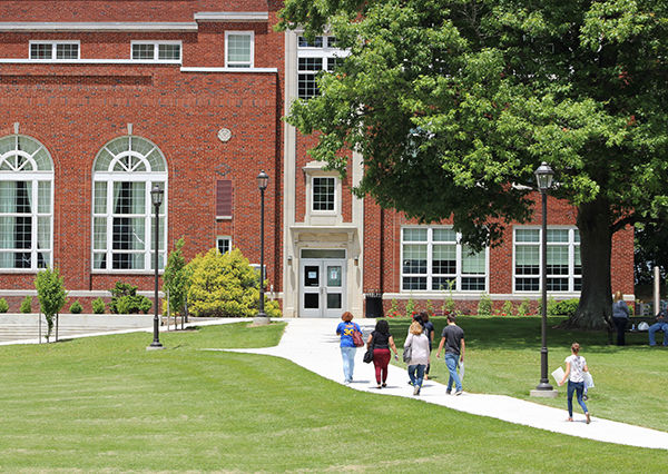 NSO Students and Families Head to NSO Session